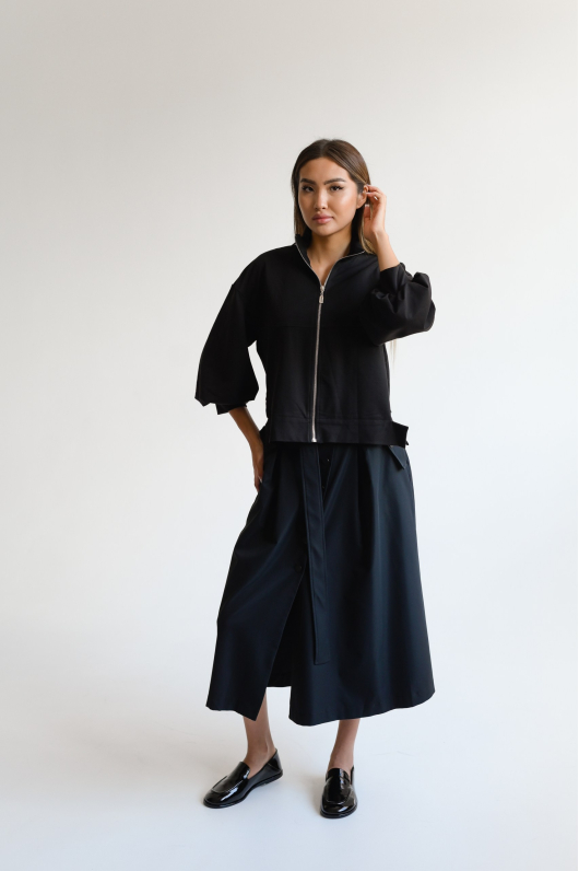 Юбка в спортивном стиле длины миди